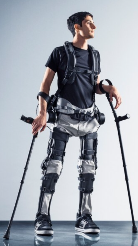 hombre exoesqueleto tratamiento lesiones medulares