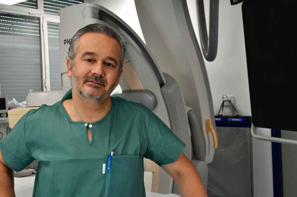 Dr.Galovich en sala quirúrgica